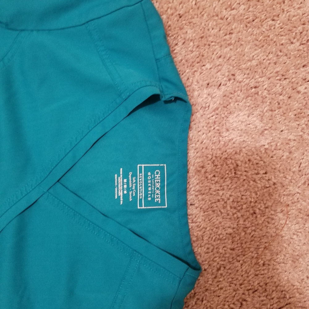 Scrub set